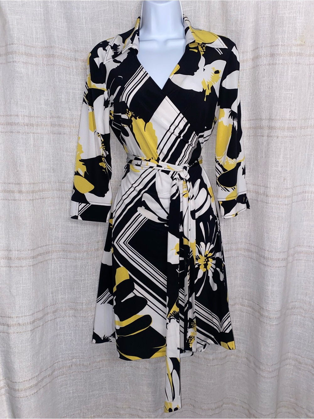 Ronni Nicole Black & Yellow Graphic Floral True Wrap Dress -Size 12- Adjustable